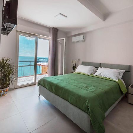 Blu Marine Bed & Breakfast Катандзаро Екстериор снимка