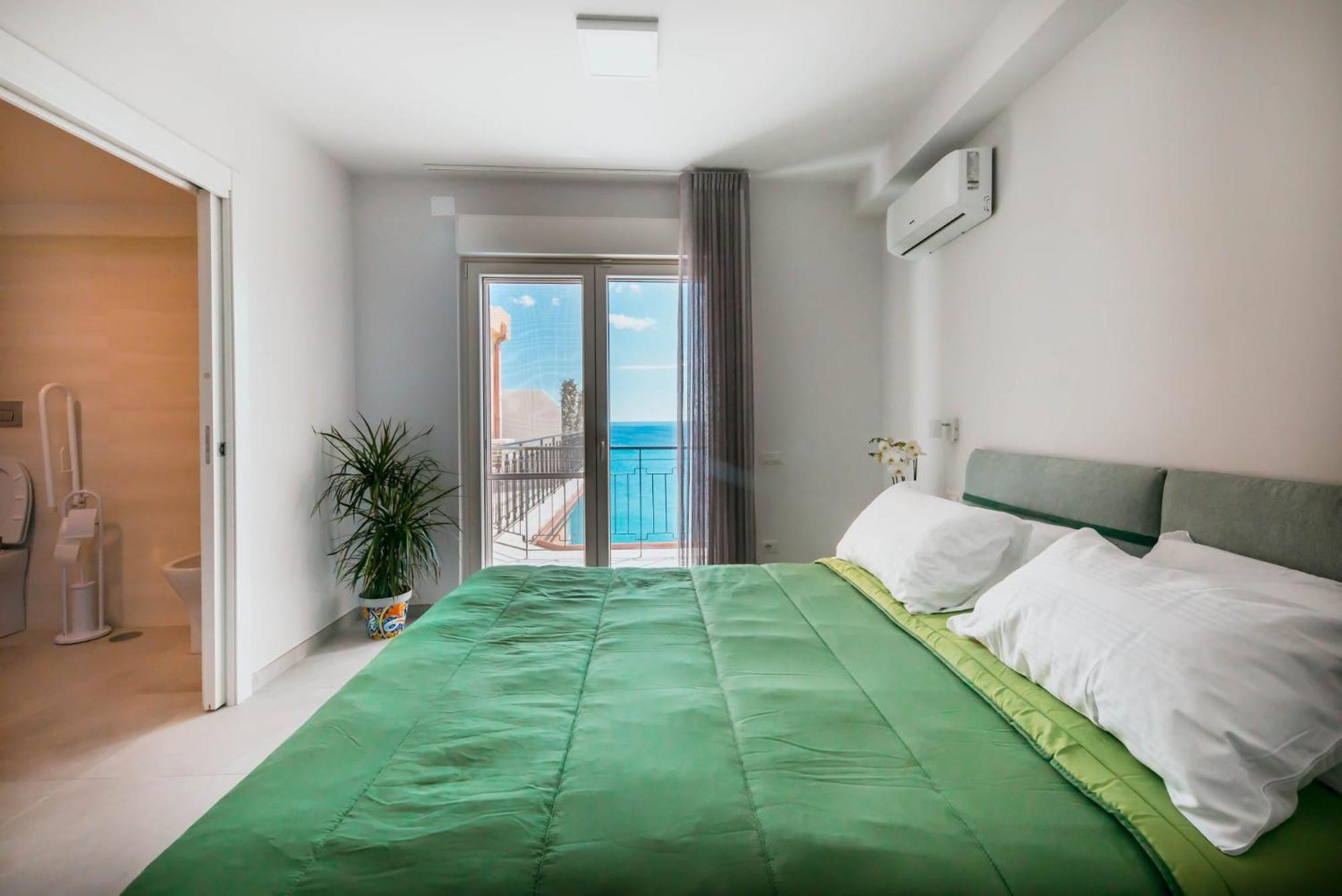 Blu Marine Bed & Breakfast Катандзаро Екстериор снимка