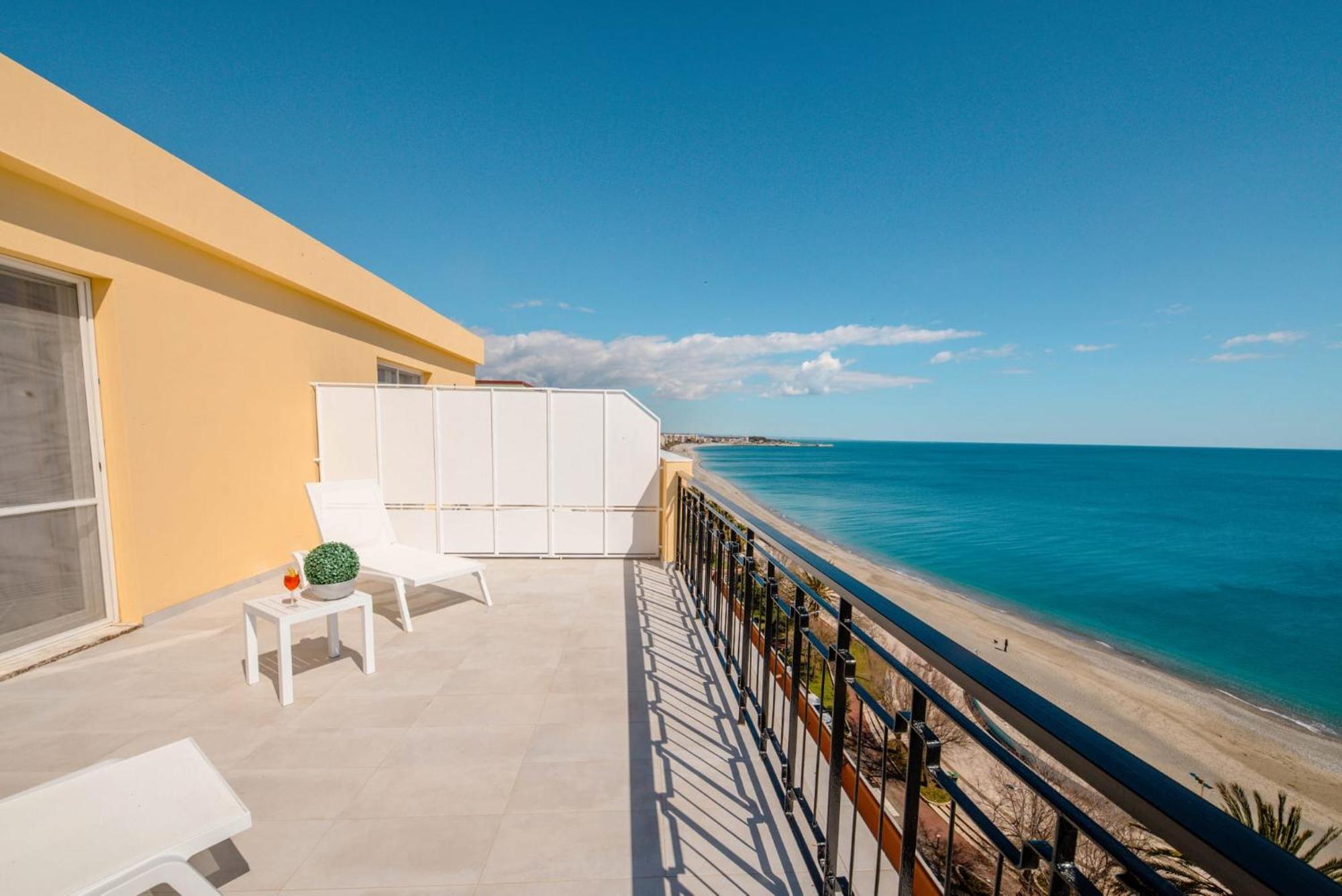 Blu Marine Bed & Breakfast Катандзаро Екстериор снимка