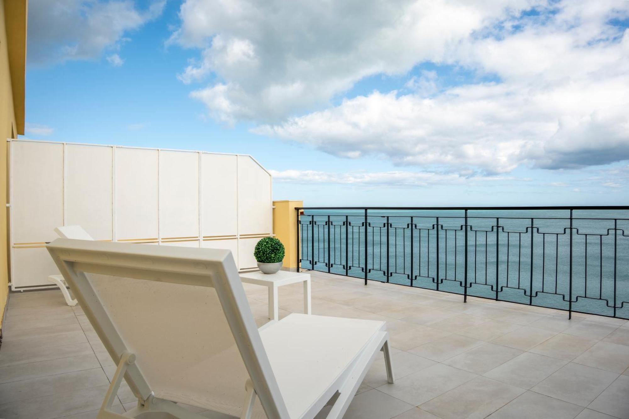 Blu Marine Bed & Breakfast Катандзаро Екстериор снимка