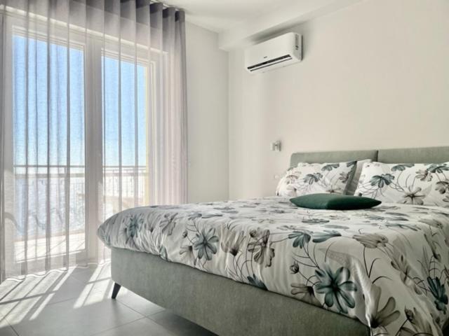 Blu Marine Bed & Breakfast Катандзаро Екстериор снимка